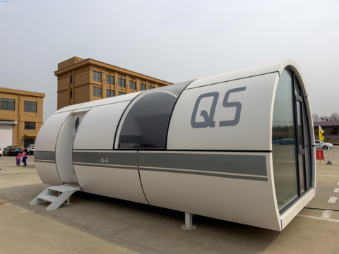 Casa prefabricada con jardín familiar grande